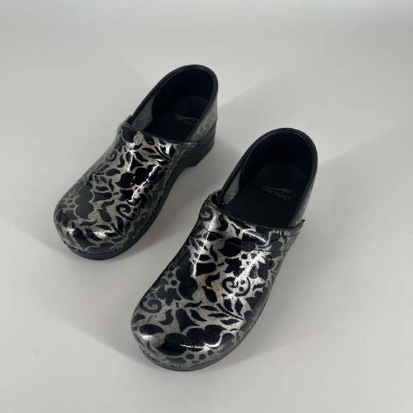 Dansko Clogs (SB10) - Picture 1 of 12